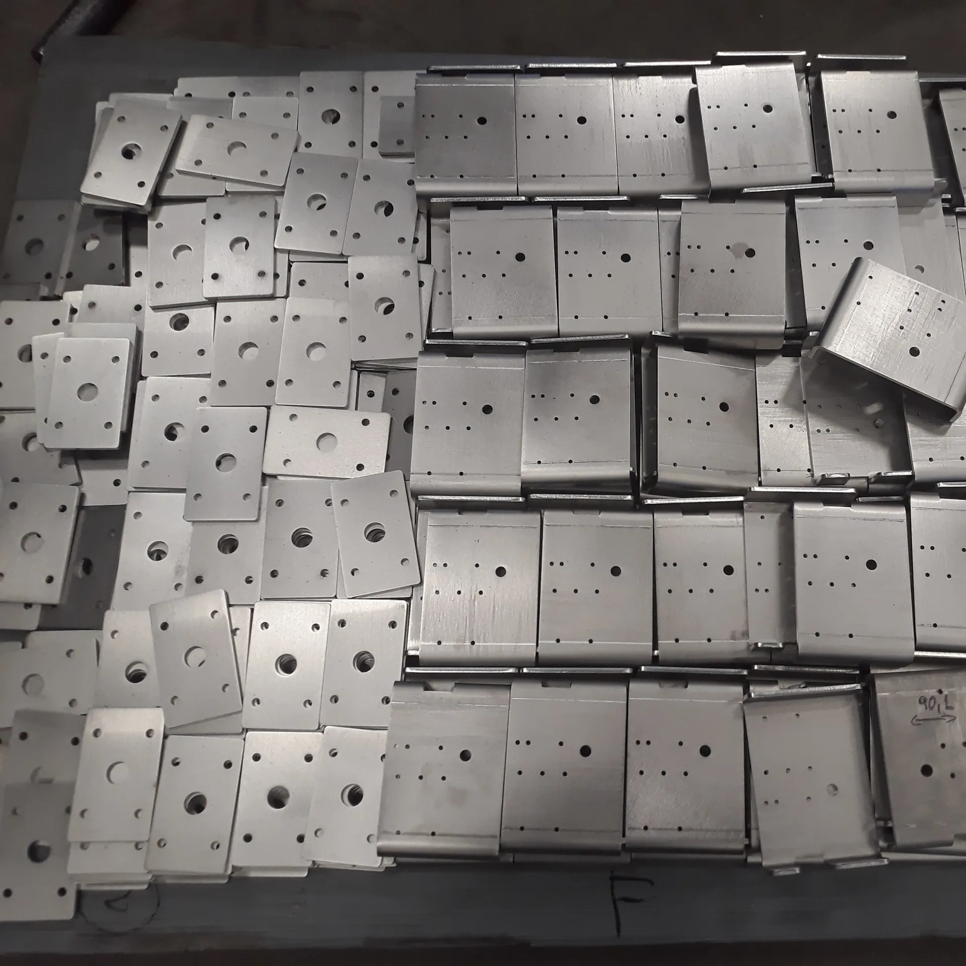 Series production of bending and 2D laser cutting